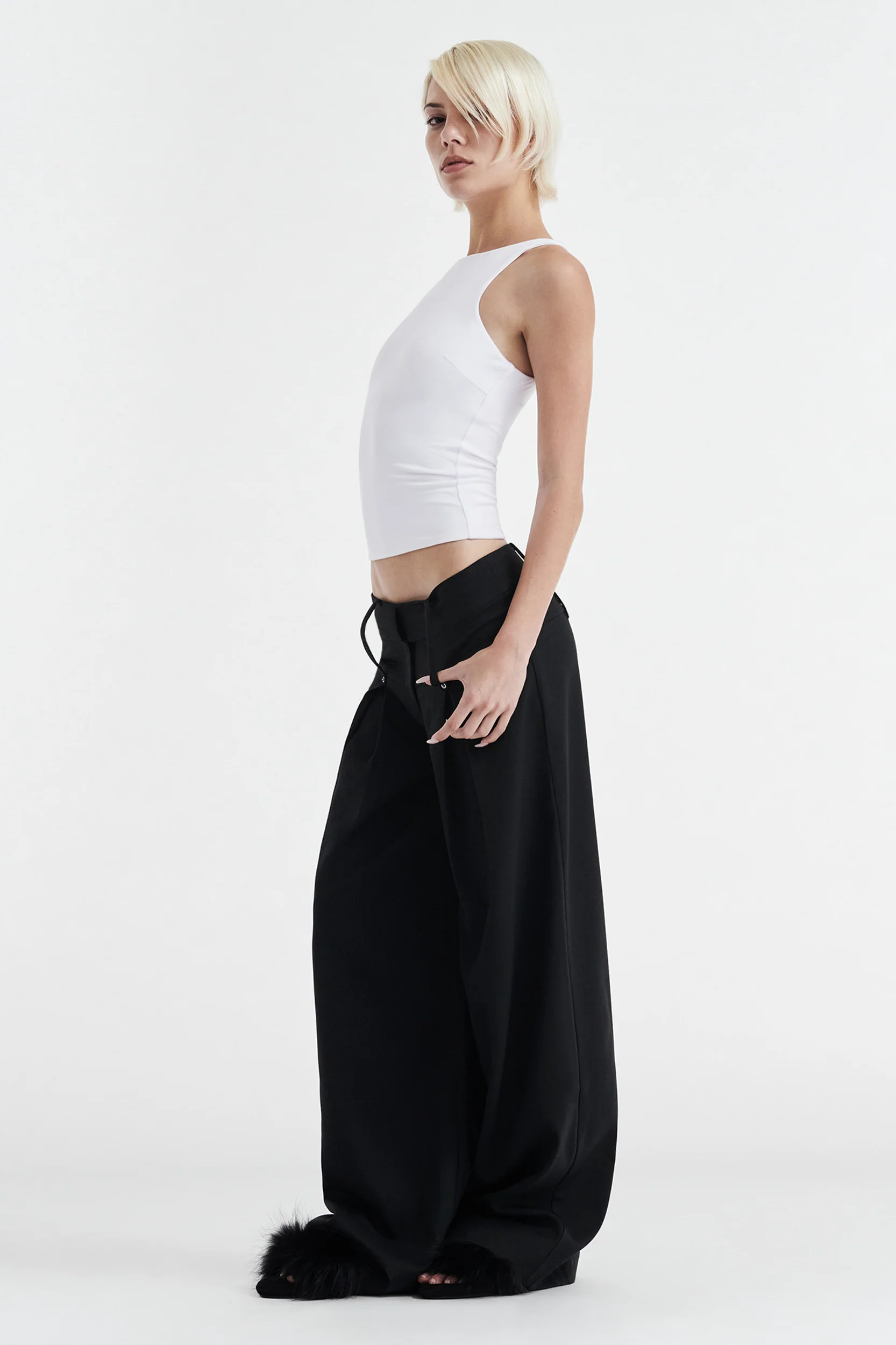 CHARLOTTE WIDE LEG PLEAT PANT - BLACK - Image 4